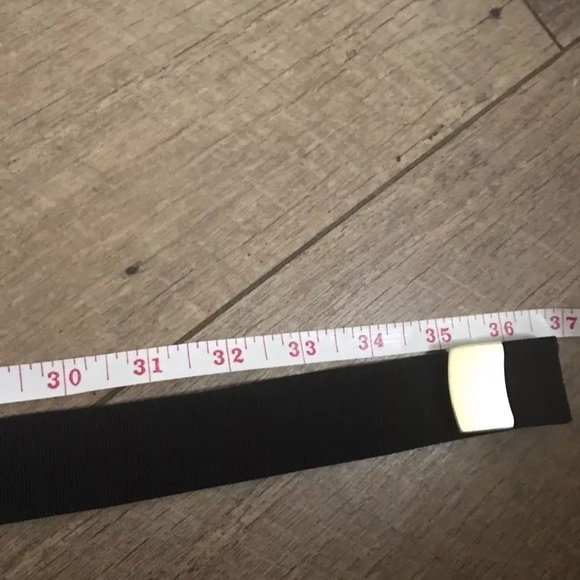 🔴sold🔴 Salvatore Ferragamo Black and Gold Belt - Picture 6 of 8